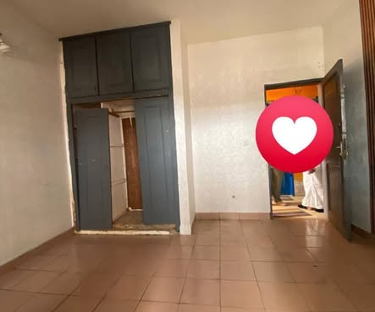 Chambre moderne spacieuse avec cuisine - PK 8, Douala