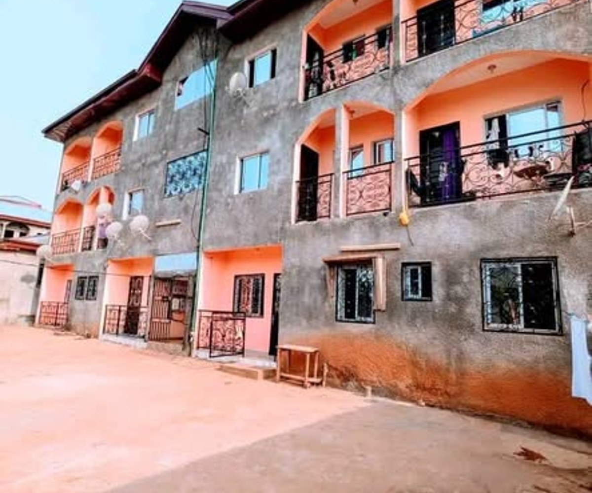 Appartement moderne à Tsinga Village moto – 3 chambres