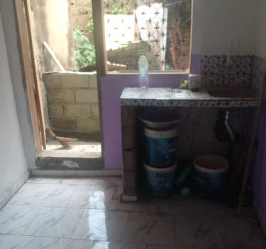 Chambre moderne à louer à Bonamoussadi