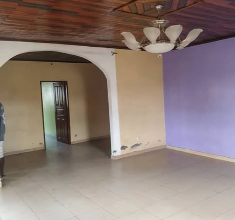 Villa 4 chambres à louer à Nkoabang
