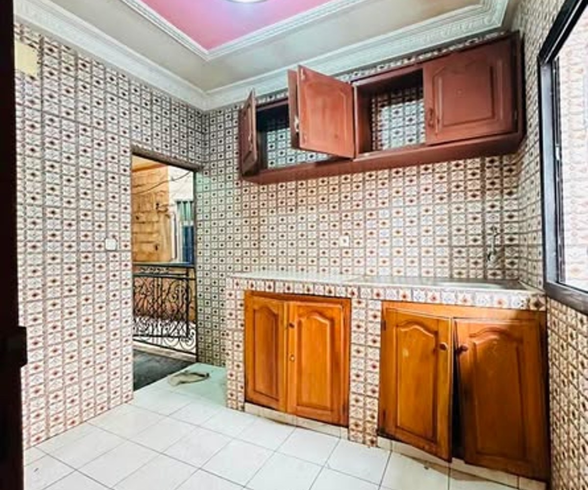 Appartement à louer - Efoulan Pont - Terre Rouge