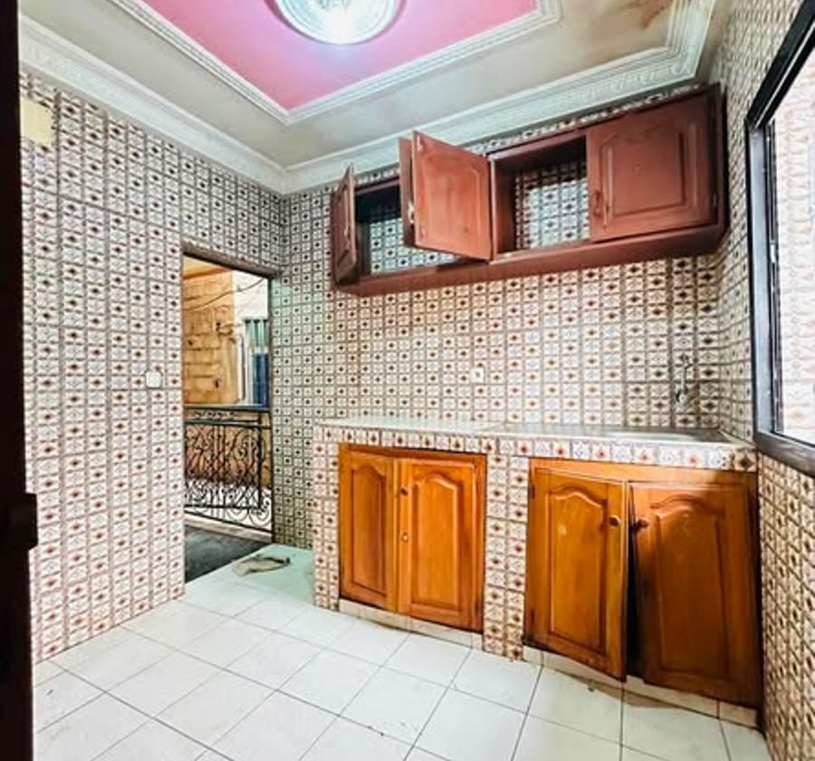 Appartement à louer - Efoulan Pont - Terre Rouge
