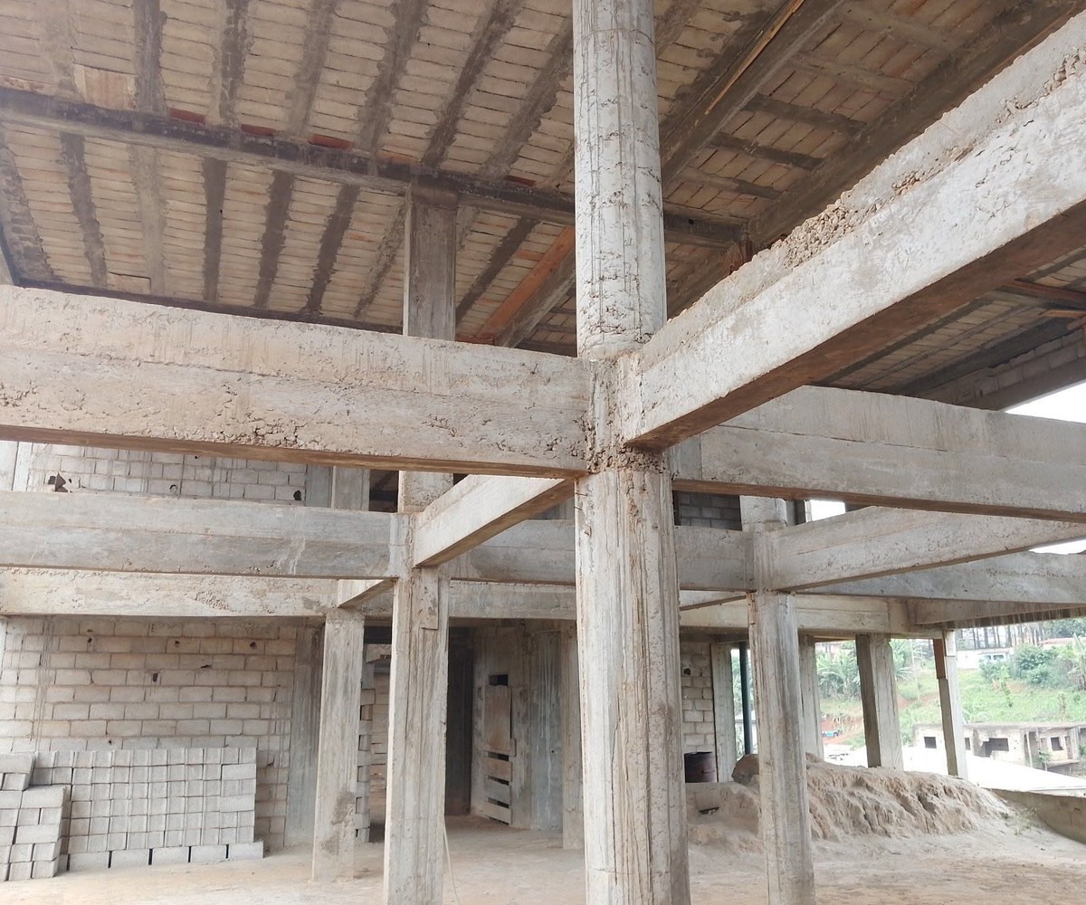 Grand magasin à louer à Yaoundé Nkoabang