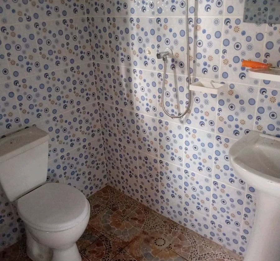 Chambre moderne à louer - Carrefour Bassong