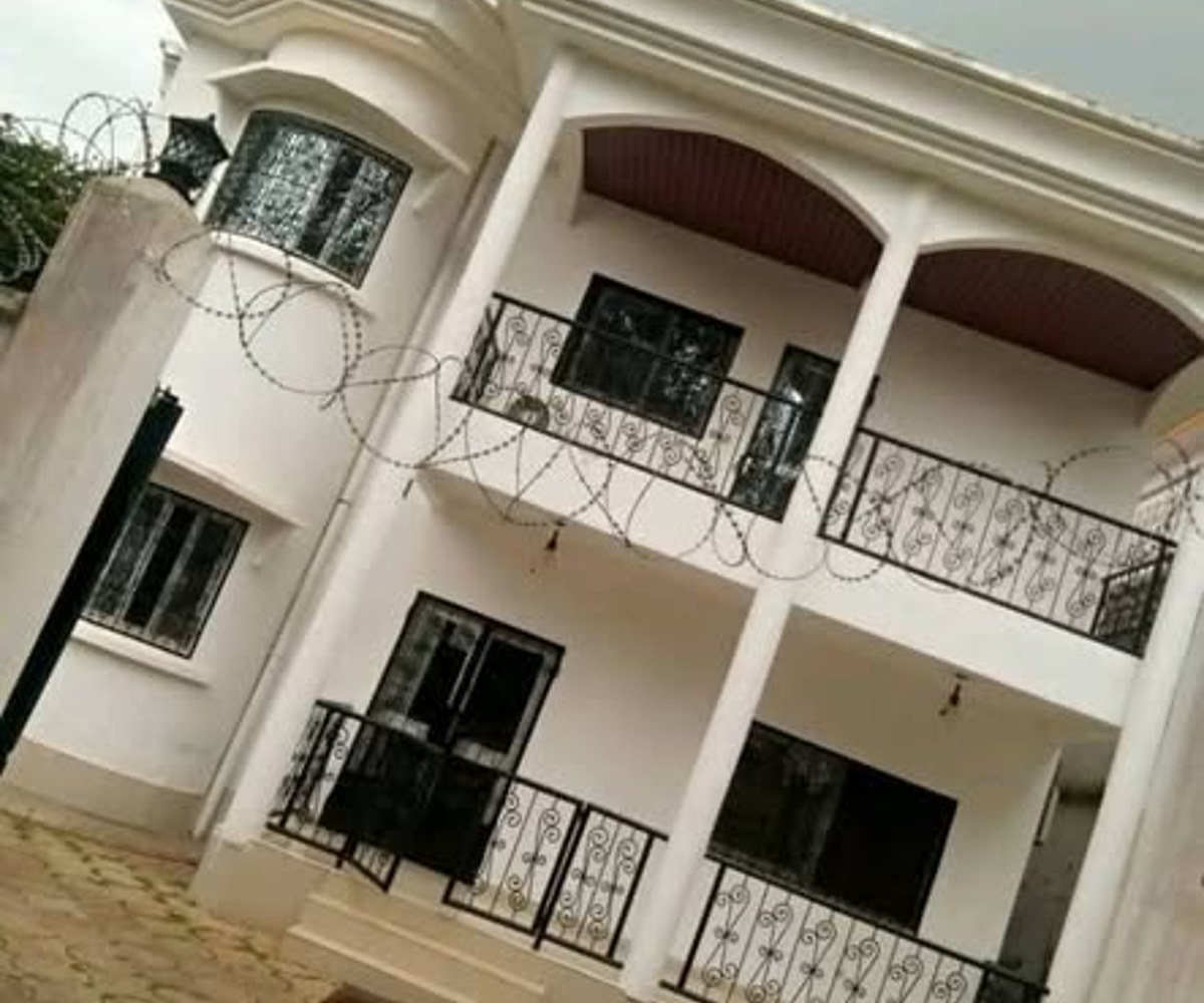 Duplex haut standing à louer à Bastos