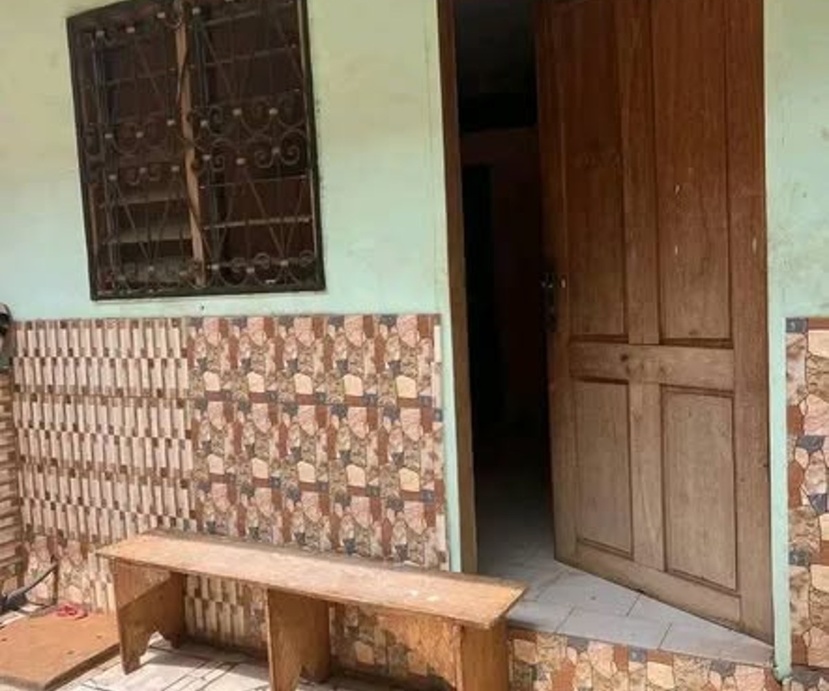Chambre moderne à Nkoabang
