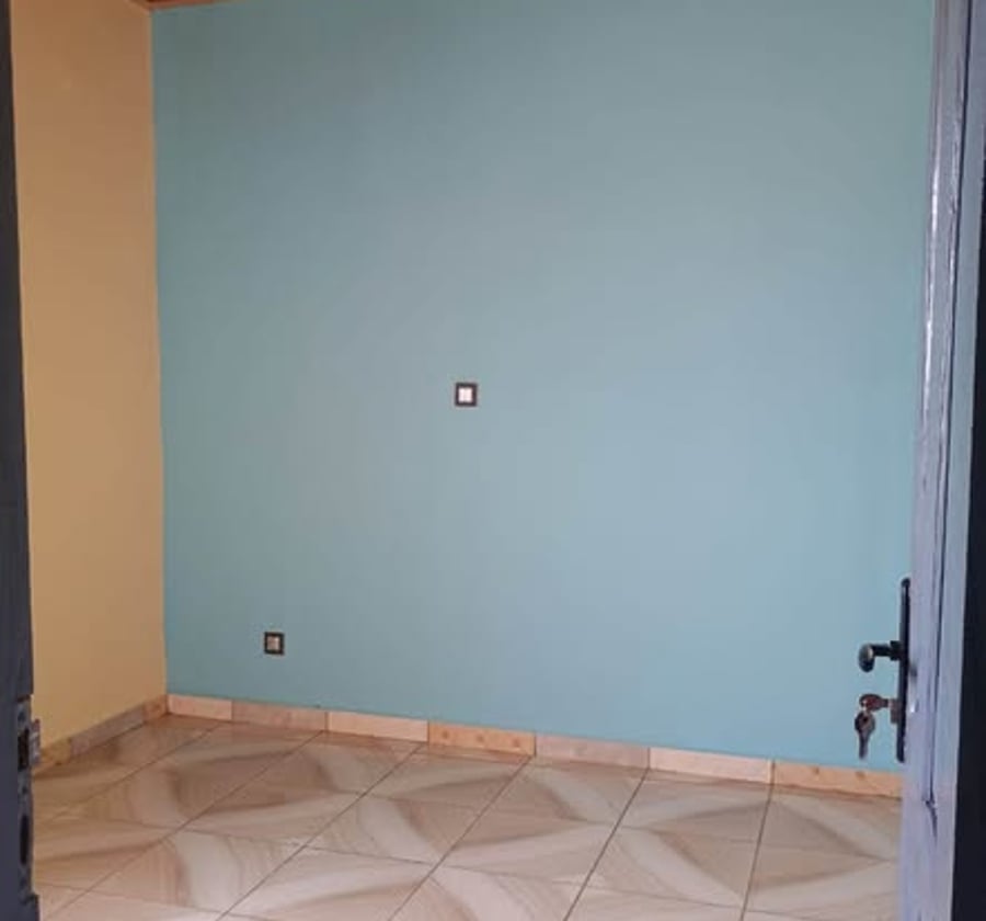 Studio moderne à PK12, Entrée Baobab