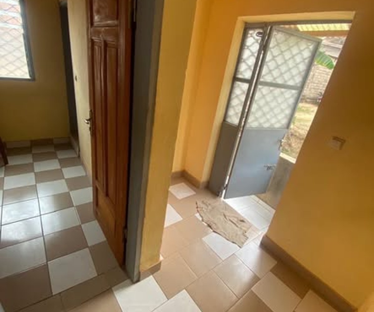 Chambre moderne avec salle à manger à louer à PK14