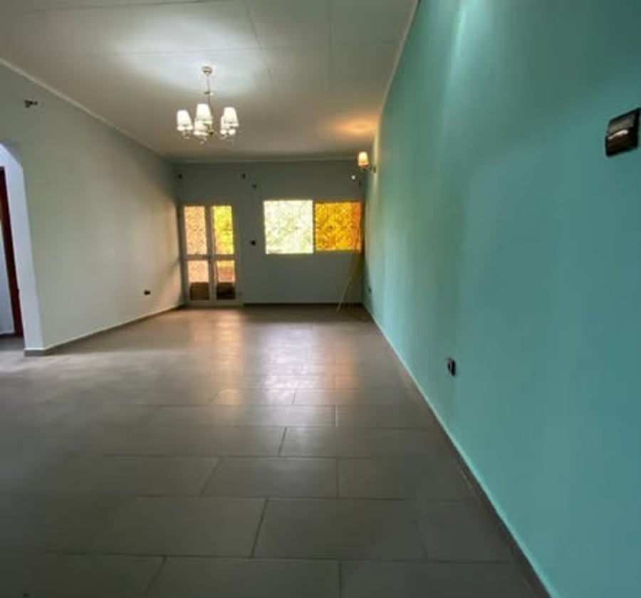 Studio moderne à louer à Beedi