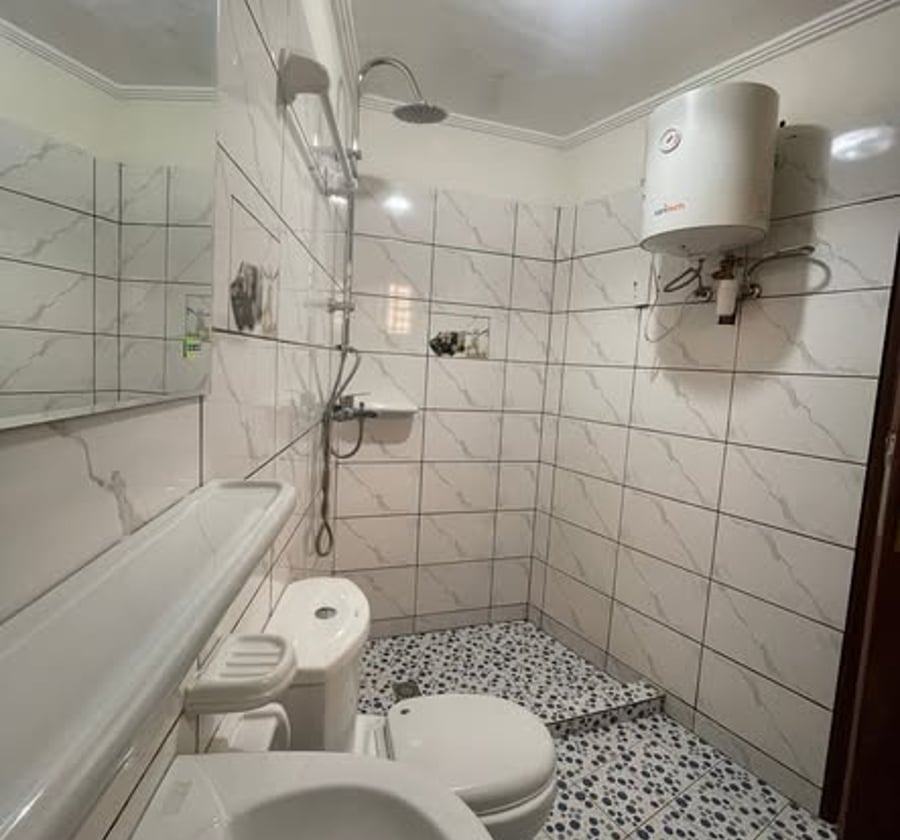 Appartement VIP à Titi Garage, Yaoundé – 2 chambres, 3 douches