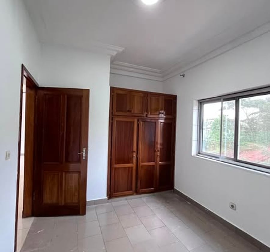 Studio moderne à louer à Olembe, Yaoundé