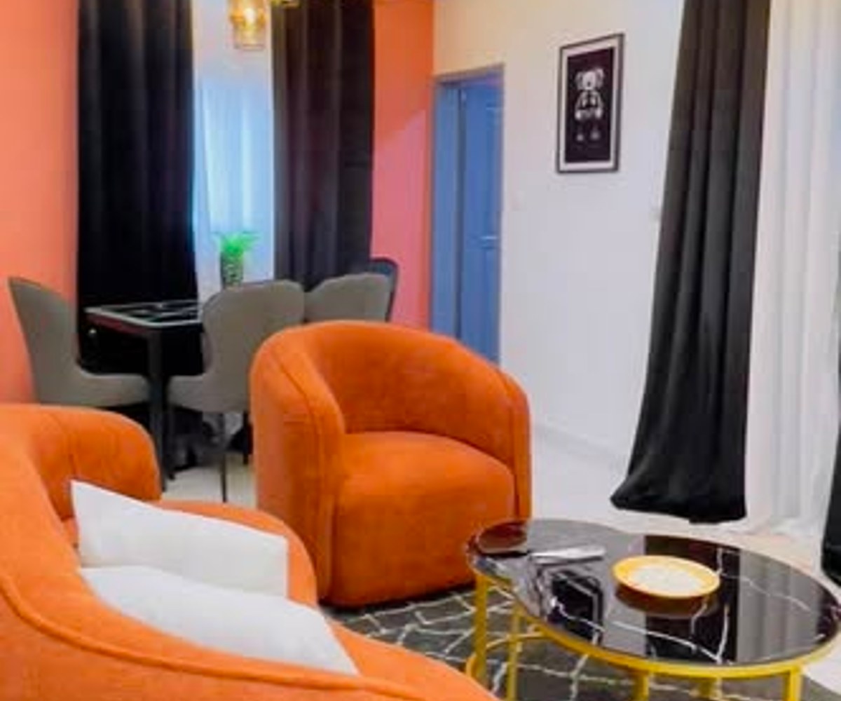 Studio meublé à louer – Kotto, Rue des Pavés