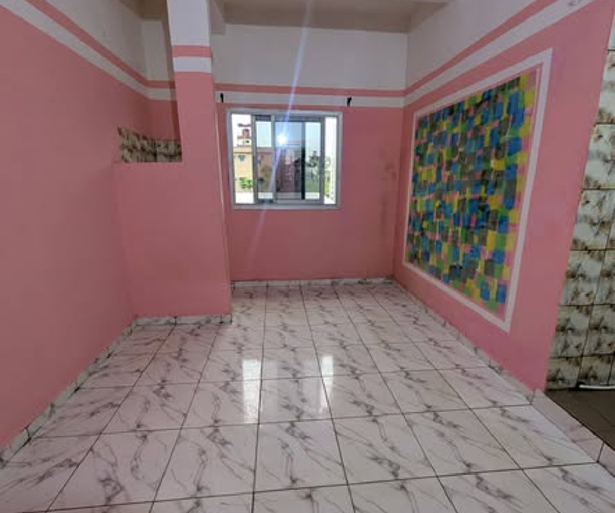 Vaste chambre à louer à Logbessou