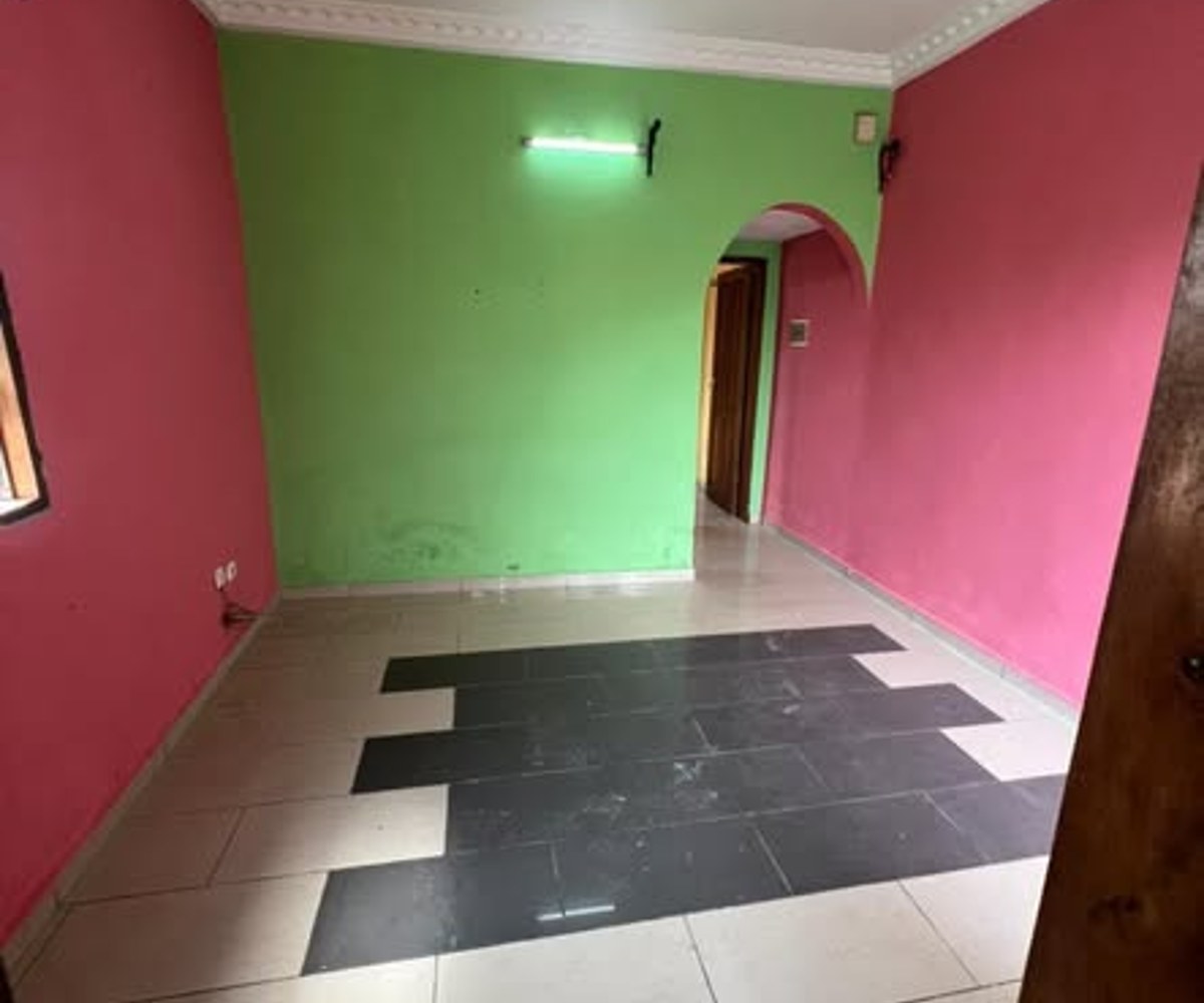 Studio moderne à louer à Biyem-Assi Tamtam