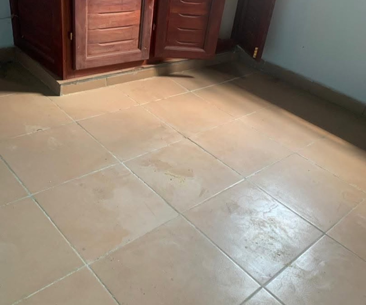 Studio moderne neuf à louer - Village Cogefar, Douala
