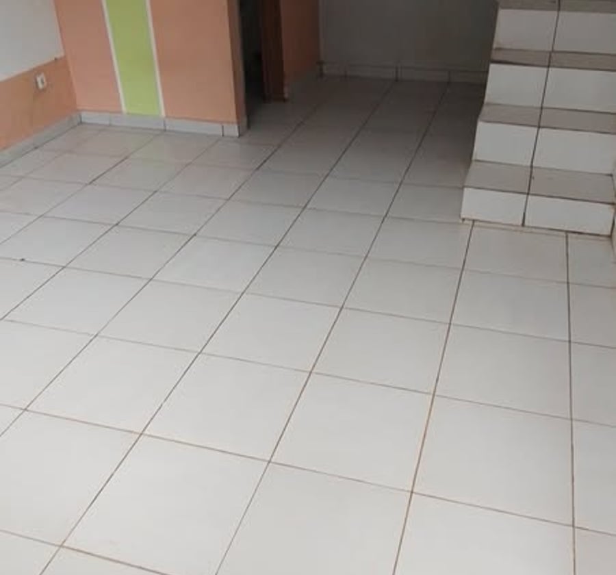 Emplacement commercial à louer - Mimboman, Yaoundé