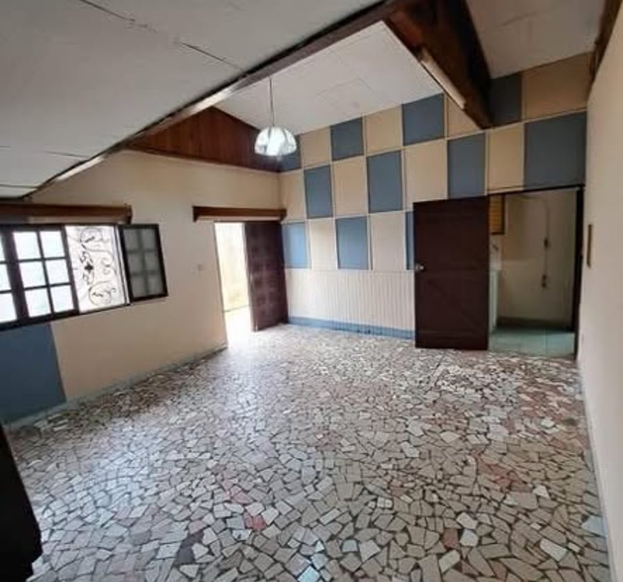 Studio moderne à Odza