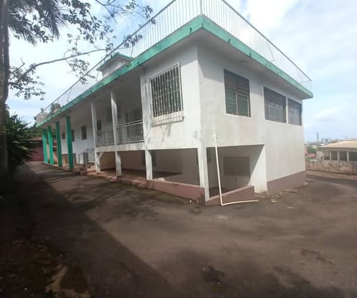 Grande concession à louer à Bastos, Yaoundé