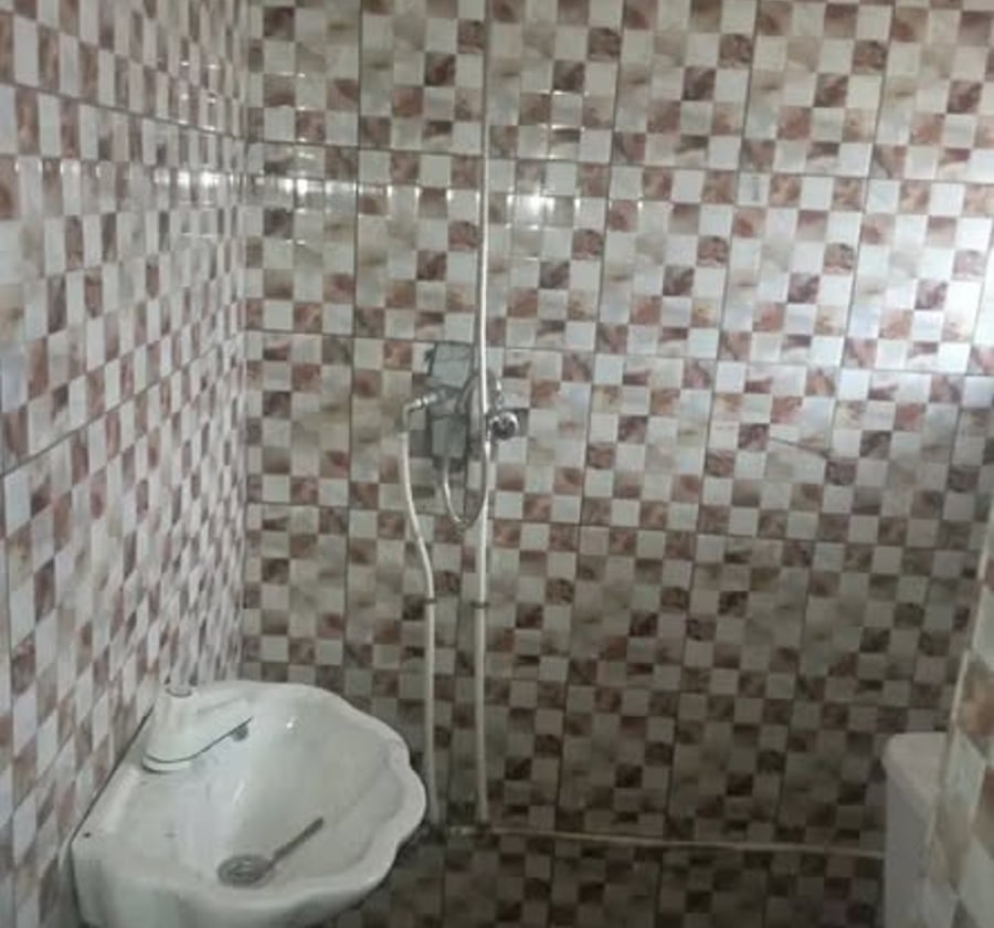 Studio moderne à louer à Beedi - 50 000 FCFA