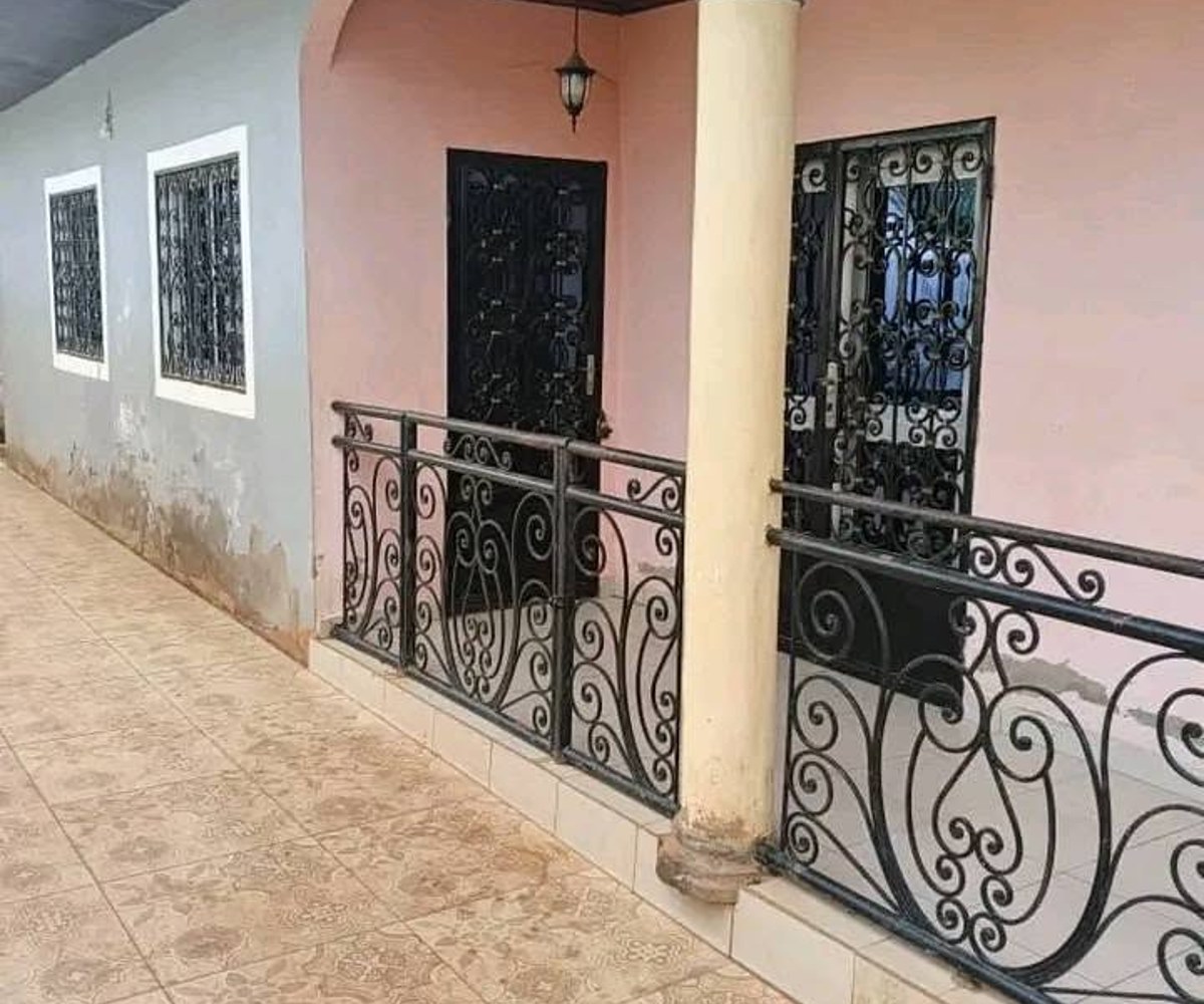 Villa 4 chambres à louer à Nkoabang, Yaoundé