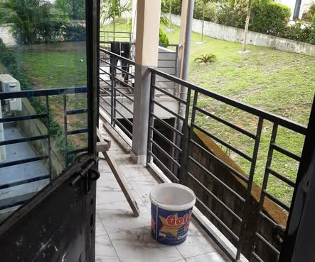 Chambre moderne neuve à Yassa - 30 000 FCFA/mois
