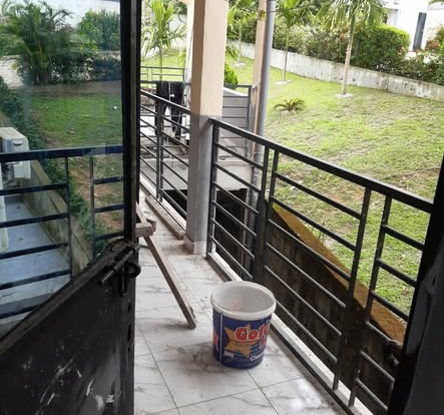 Chambre moderne neuve à Yassa - 30 000 FCFA/mois