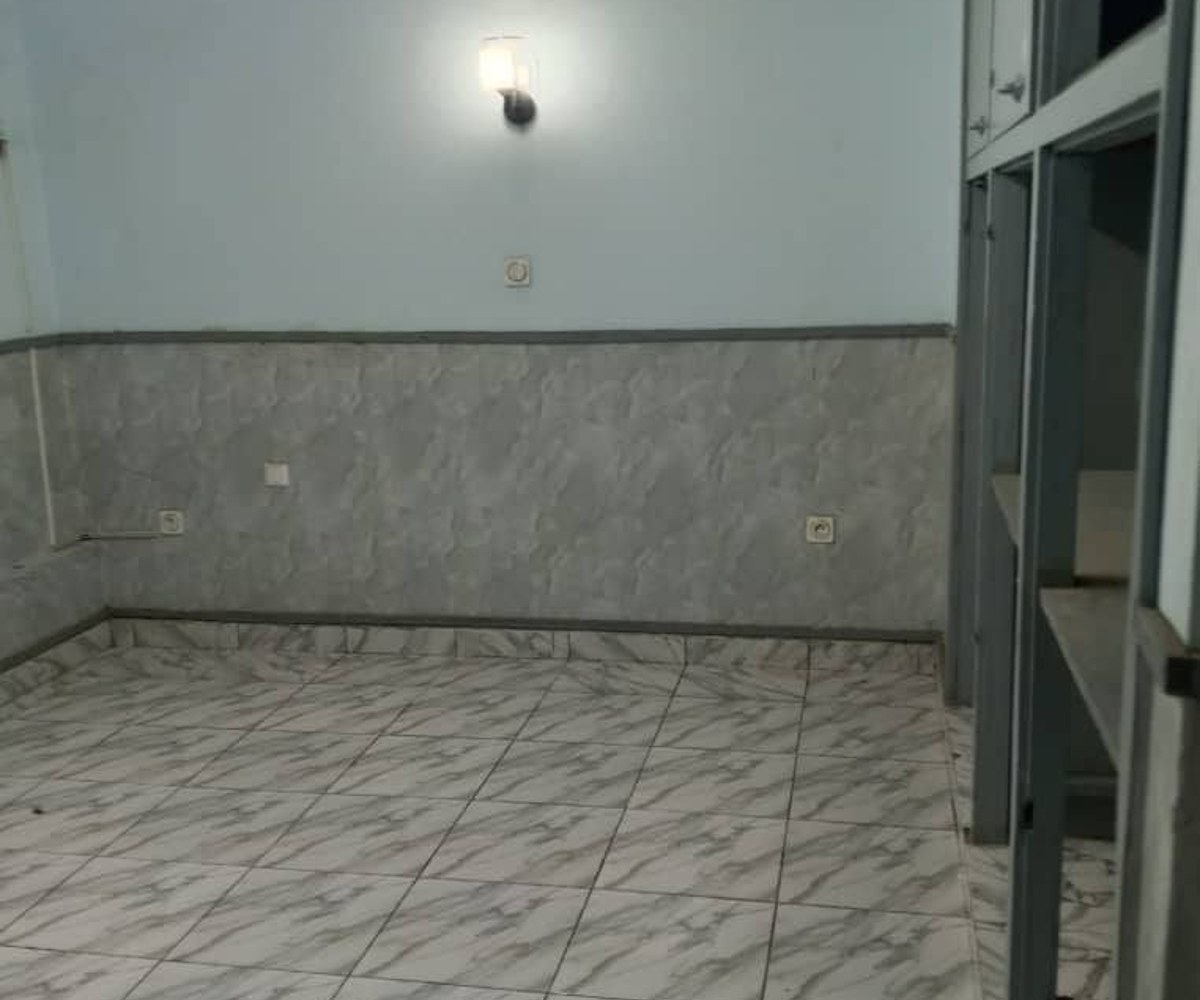 Villa individuelle à Etoug-Ebe - 4 chambres - 200 000 FCFA