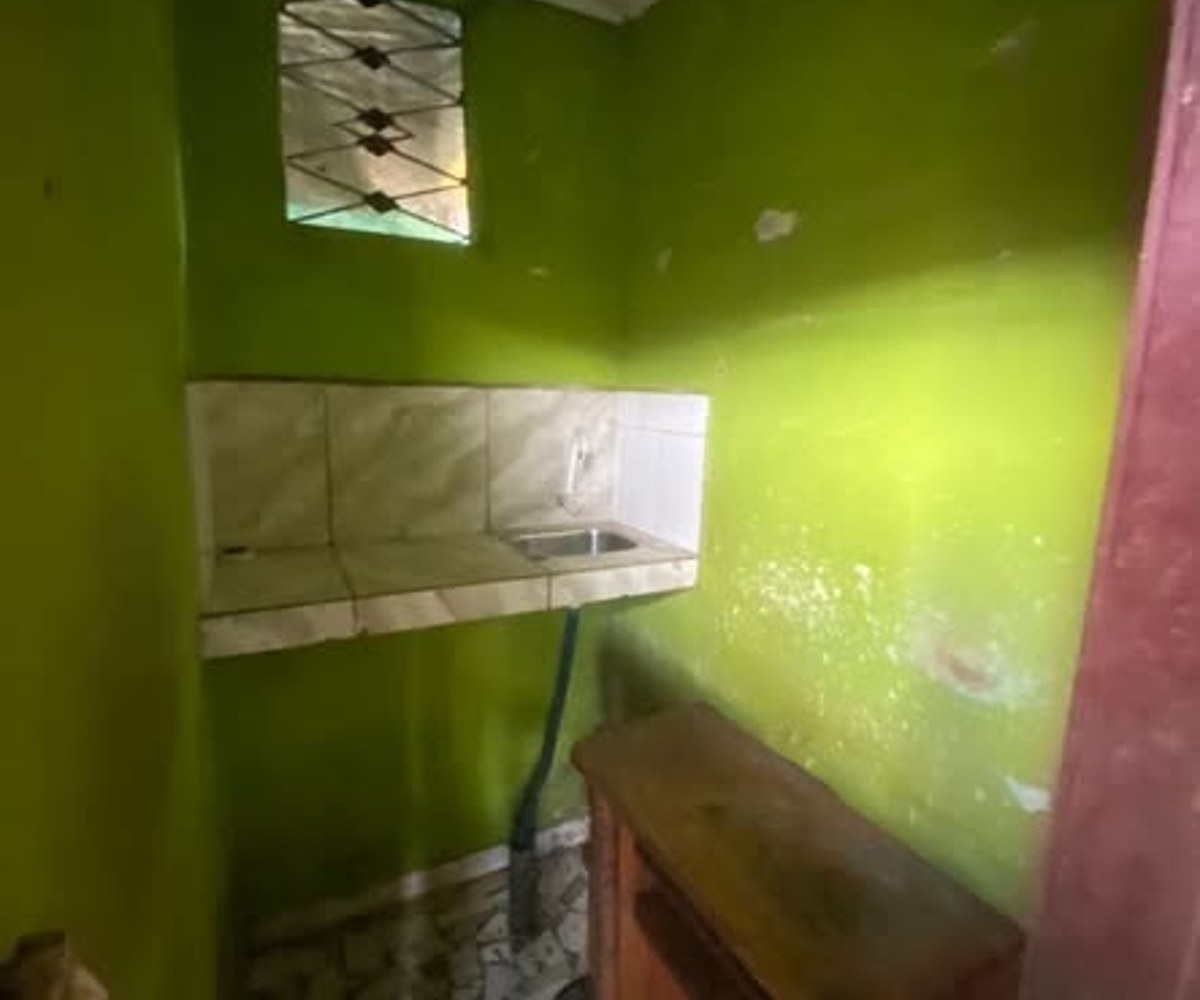 Chambre à Ange Raphaël, Douala