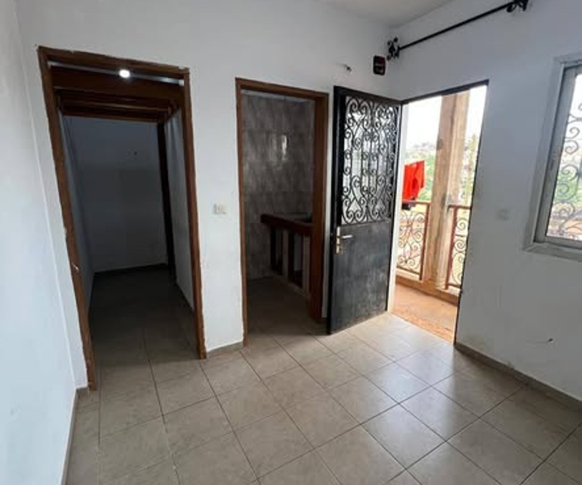 Chambre moderne à louer - Biyem-Assi TKC