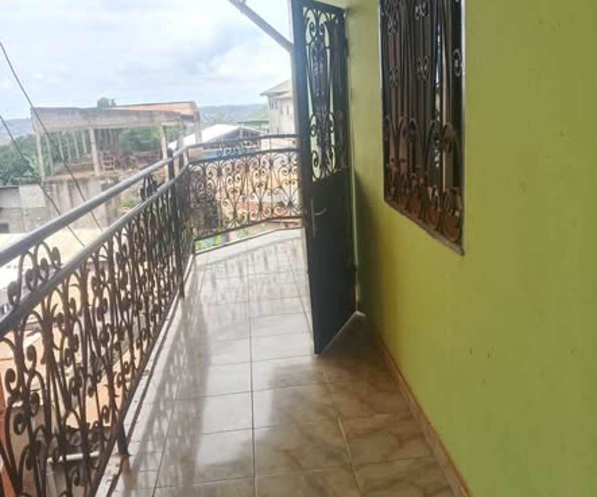 Studio moderne à louer à Simbock, Yaoundé