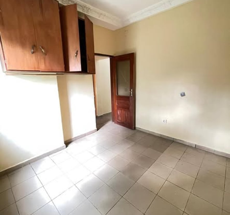 Studio moderne – Carrefour Etoug-Ebe