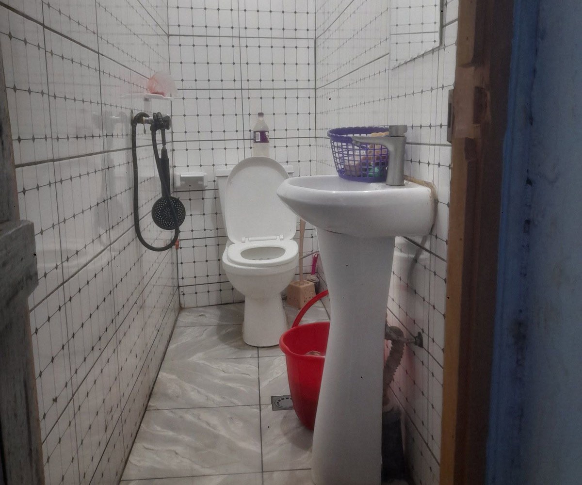 Chambre moderne avec cour et puit – Etoug-Ebe