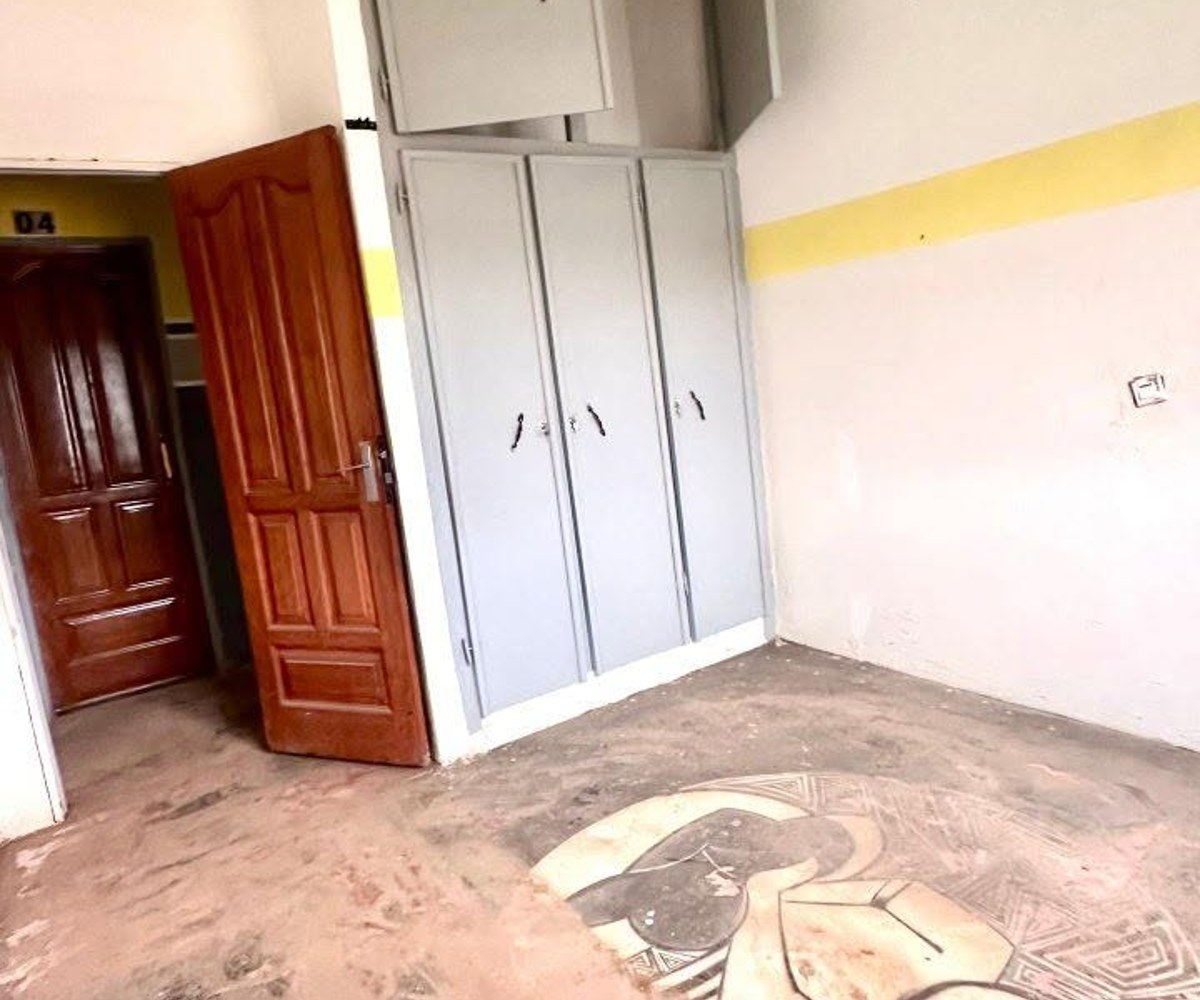 Villa commerciale à louer à Mvolyé