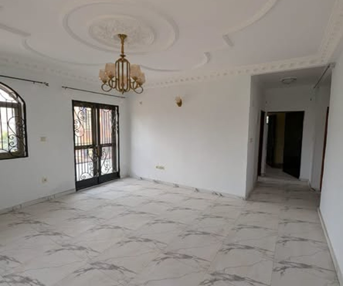 Bel appartement à louer - 2 chambres - Odza