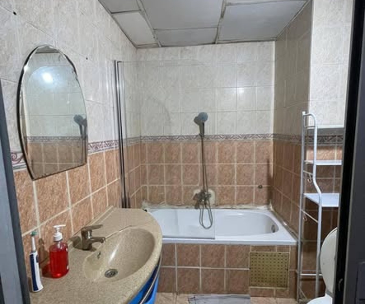 Chambre meublée à louer – Akwa, Douala