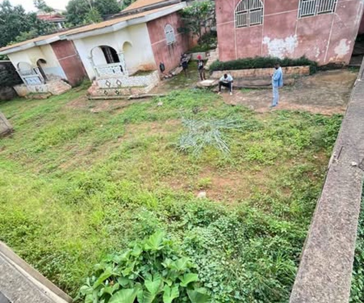 Terrain à vendre - Odza, Yaoundé - 706 m²