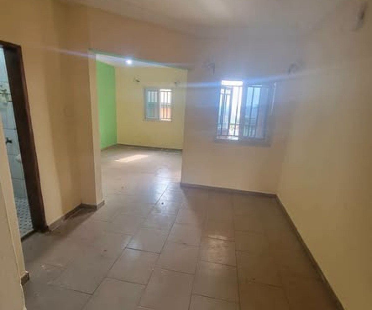 Studio à louer à Fourgerol, Yaoundé