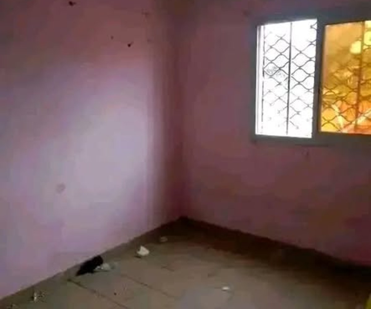 Grande chambre moderne à louer - Nkoabang