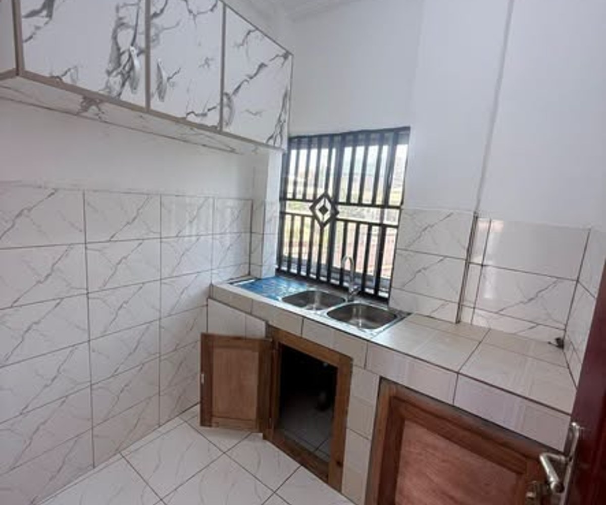 Studio moderne neuf à louer - Nkolbisson, Yaoundé