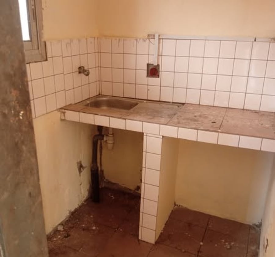 Studio moderne à louer - Ndogbong, Douala