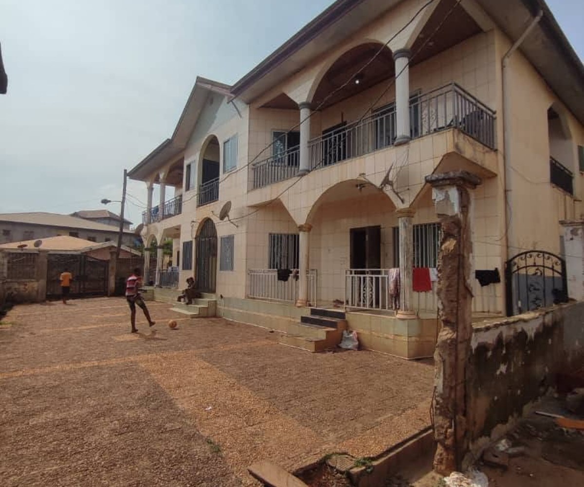 Immeuble en vente à Obam (Nsam Escale) – Yaoundé