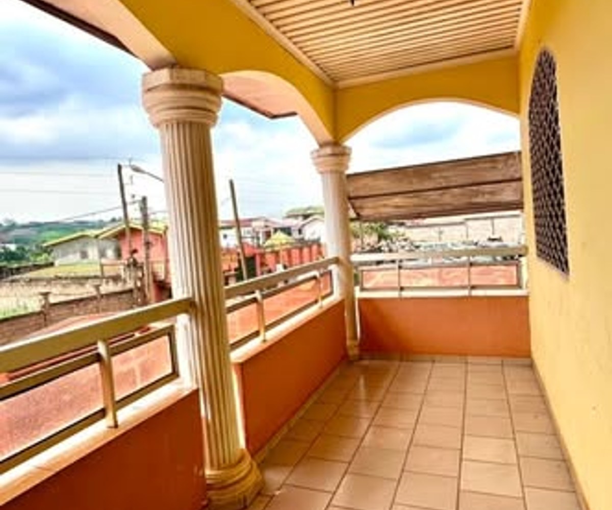 Appartement à louer à Cité de la Paix, Douala