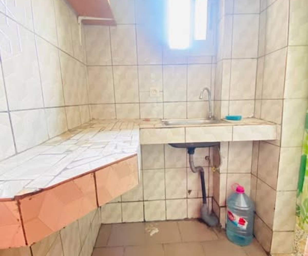 Chambre moderne à Ndogbong