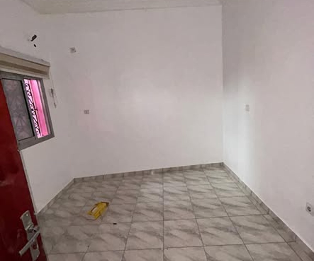 Studio moderne à louer – Makèpè Marie Lumière