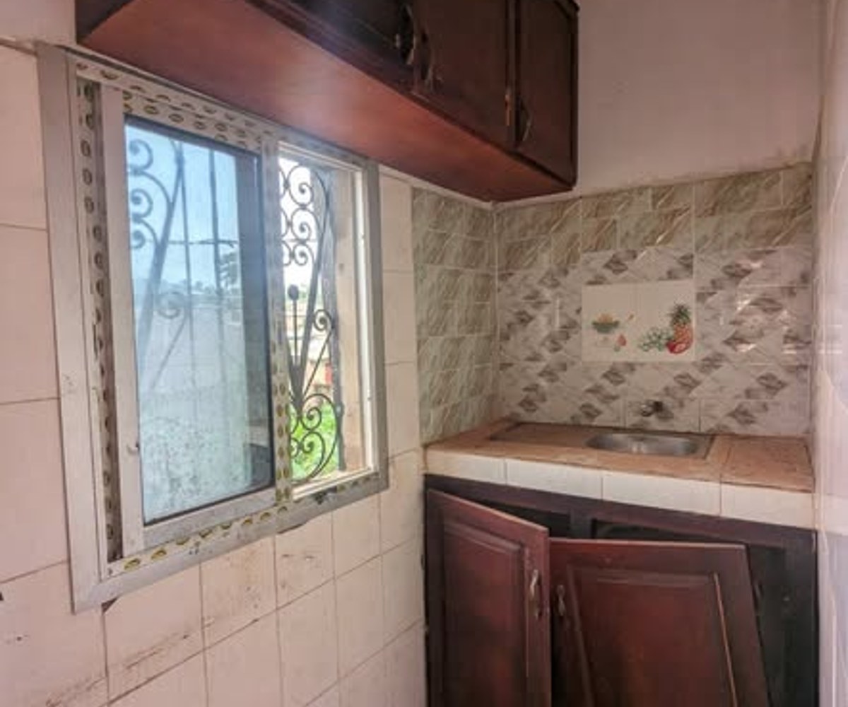 Studio moderne à louer à Olembe