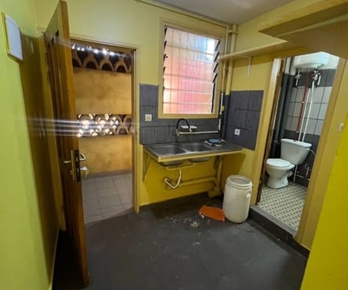 Studio moderne à louer à Nsimeyong