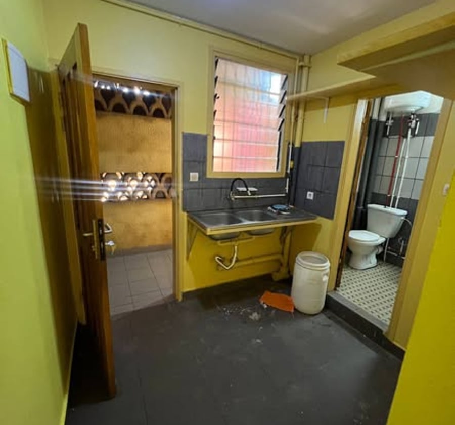 Studio moderne à louer à Nsimeyong