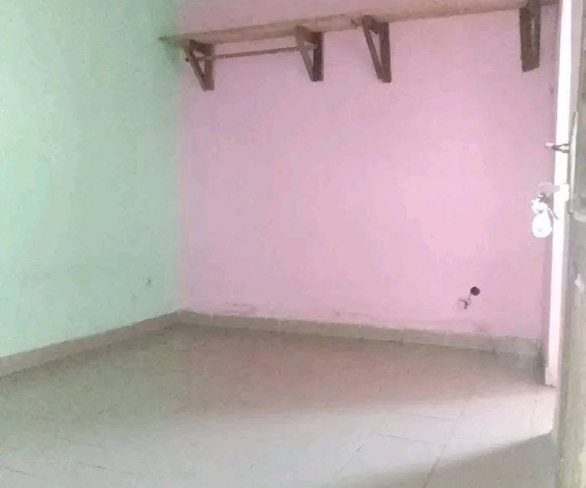Grande chambre moderne à l'étage - Beedi saker