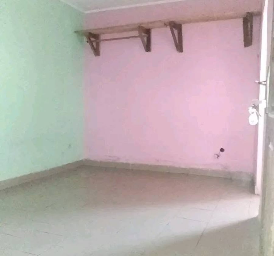 Grande chambre moderne à l'étage - Beedi saker