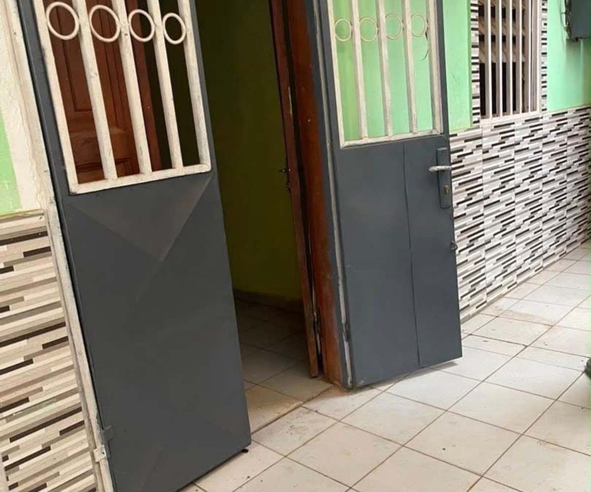 Studio moderne à louer à Nkoabang